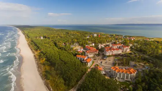 Krynica Morska: Odkryj TOP atrakcje, plaże i pomysły na urlop!