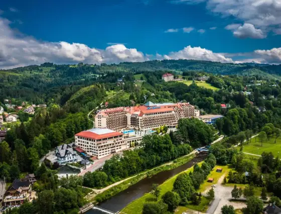 Ile kosztuje Hotel Gołębiewski? Ceny, pakiety i co w cenie!